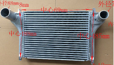 Presión estándar de enfriamiento de la pintura de la resistencia térmica del refrigerador intermedio de Hino J08