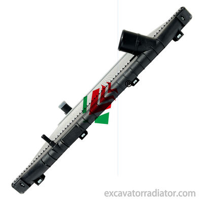 Accesorios de radiadores de camiones para Hino R415 Sistema de refrigeración de aluminio Tanque de agua de camión