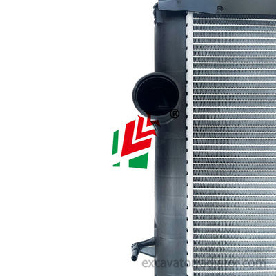 ISUZU mezclador radiador tanque de agua motor mezclador de hormigón camión partes fabricante ventas directas