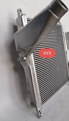 El tubo espesado de aluminio de la asamblea del refrigerador intermedio del camión de ISUZU 6WF1 hizo