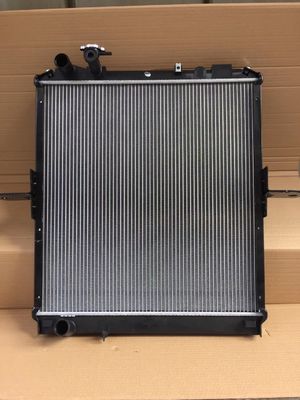 Refrigerador intermedio del camión del radiador de Isuzu Radiator Assy For 700p 4hk1 del tanque de agua